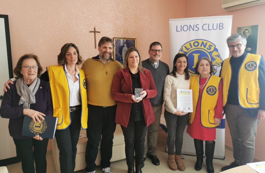 Dai Lions Eboli Valle del Sele occhiali per i bambini bisognosi